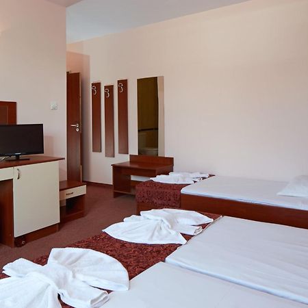 Guesthouse Kirov Ravda Ngoại thất bức ảnh