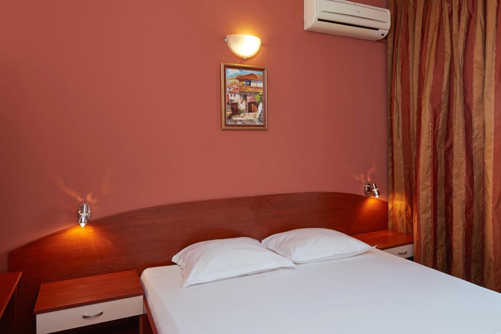 Guesthouse Kirov Ravda Ngoại thất bức ảnh
