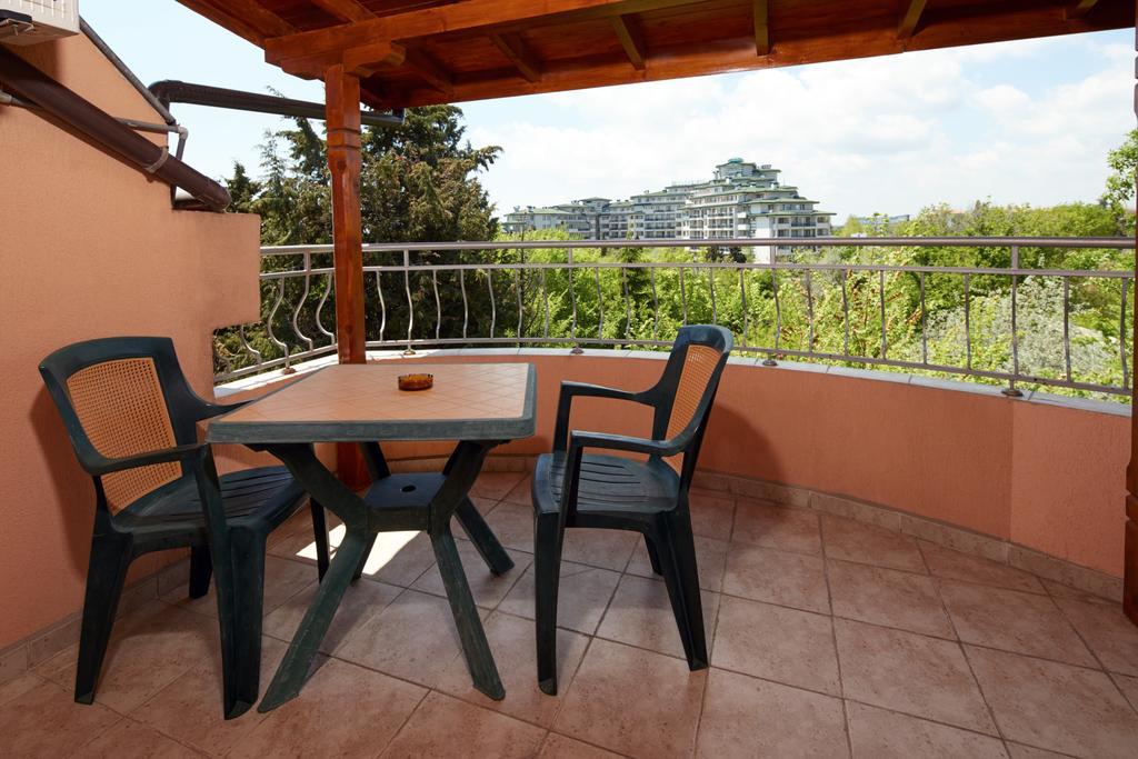Guesthouse Kirov Ravda Ngoại thất bức ảnh