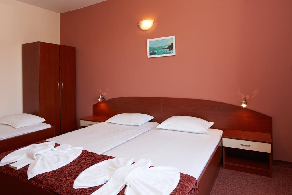 Guesthouse Kirov Ravda Ngoại thất bức ảnh