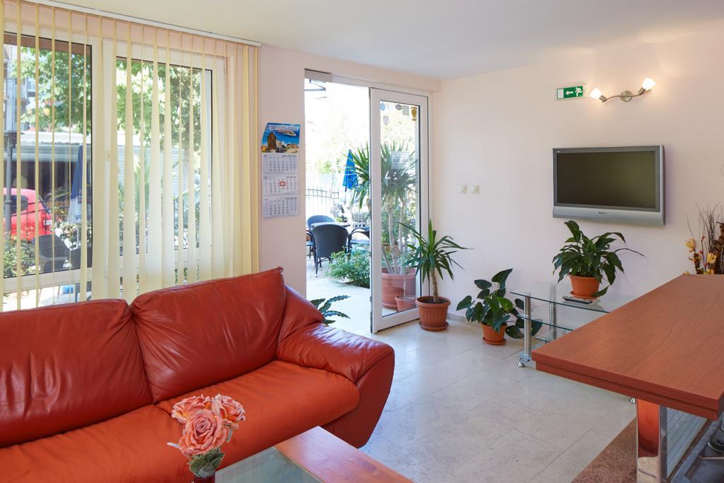 Guesthouse Kirov Ravda Ngoại thất bức ảnh