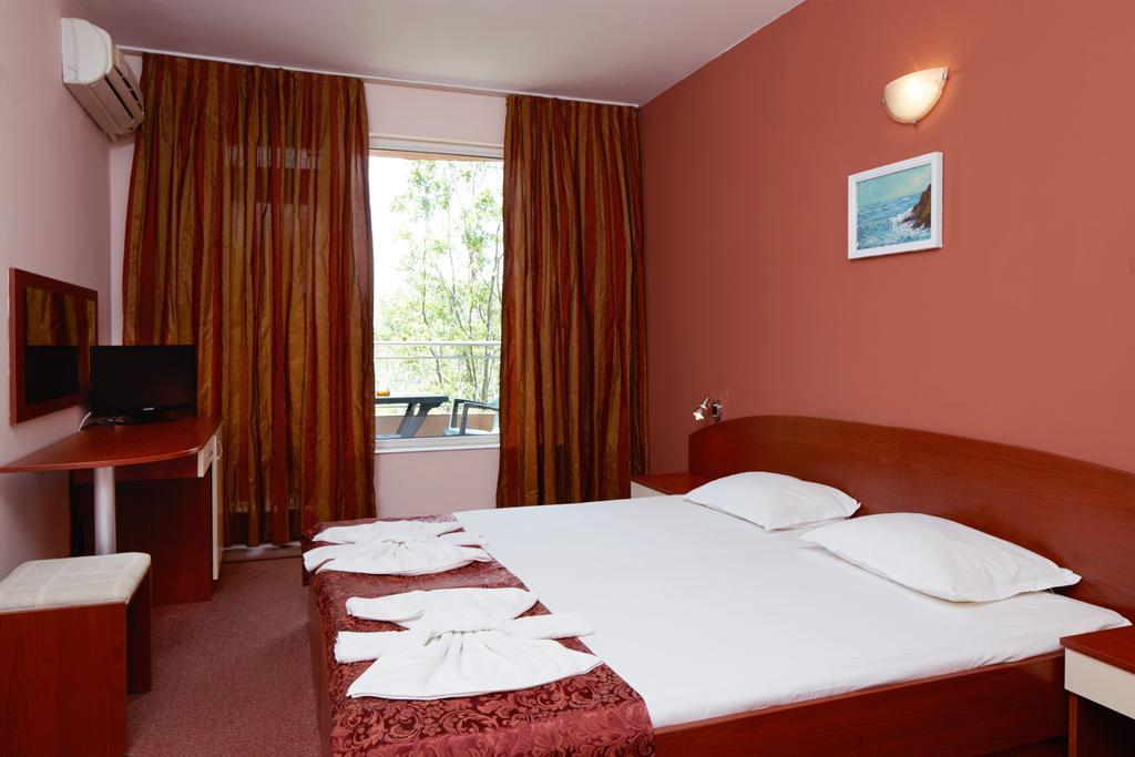 Guesthouse Kirov Ravda Ngoại thất bức ảnh